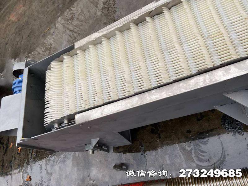 路北回转耙齿式清污机